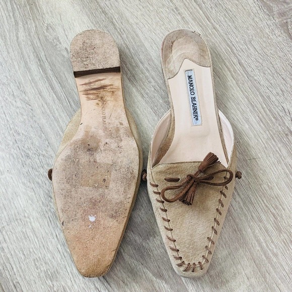 Manolo Blahnik Tan Pointed Toe Moccasins - Picture 3 of 3